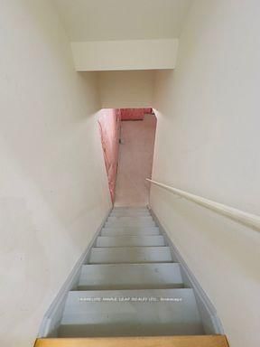 3422 Stoney Crescent - Photo 37