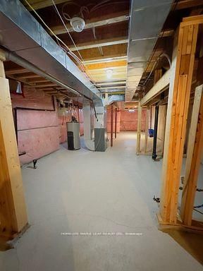 3422 Stoney Crescent - Photo 39