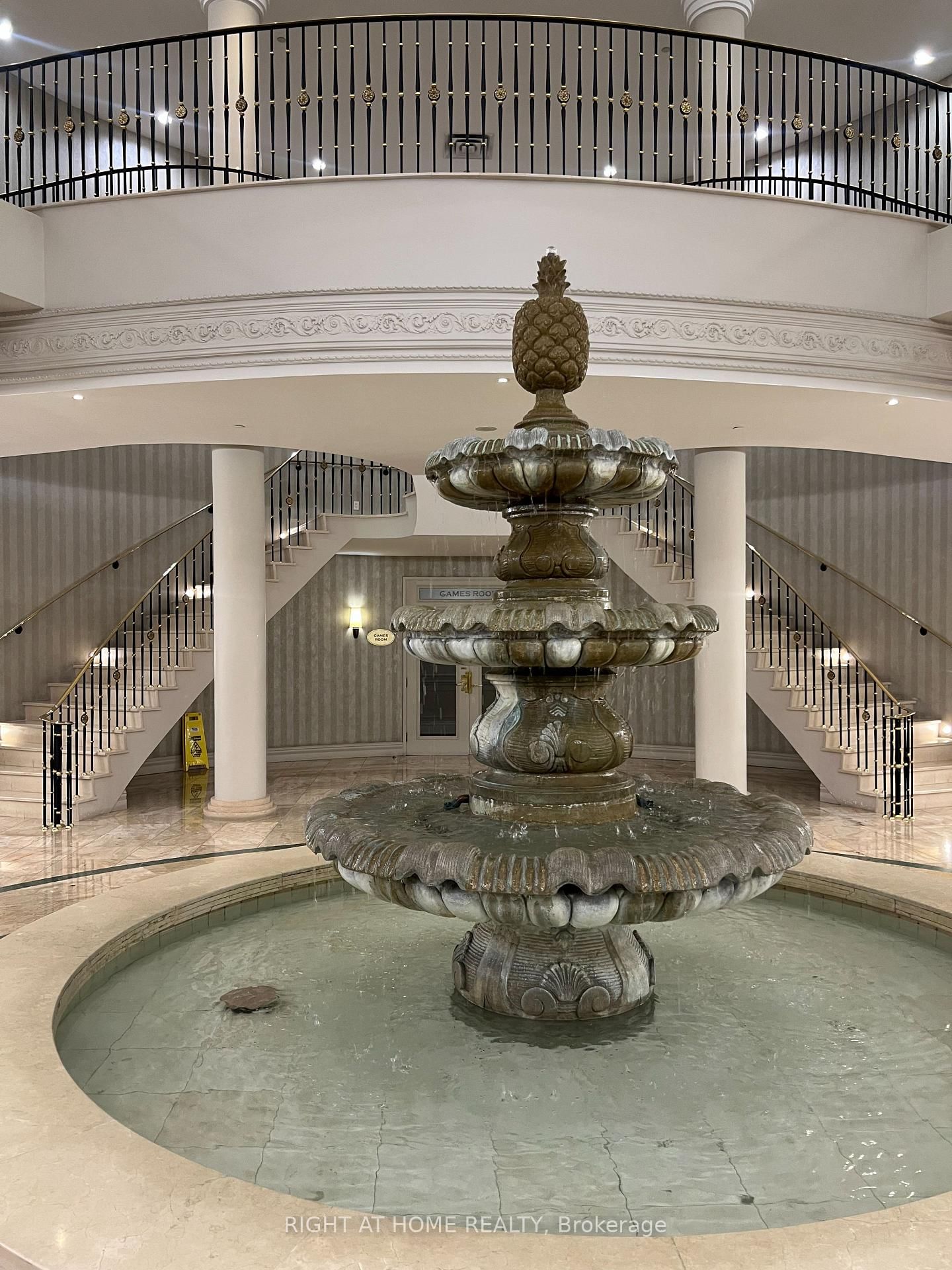 25 Kingsbridge Garden Circle, Unit 919