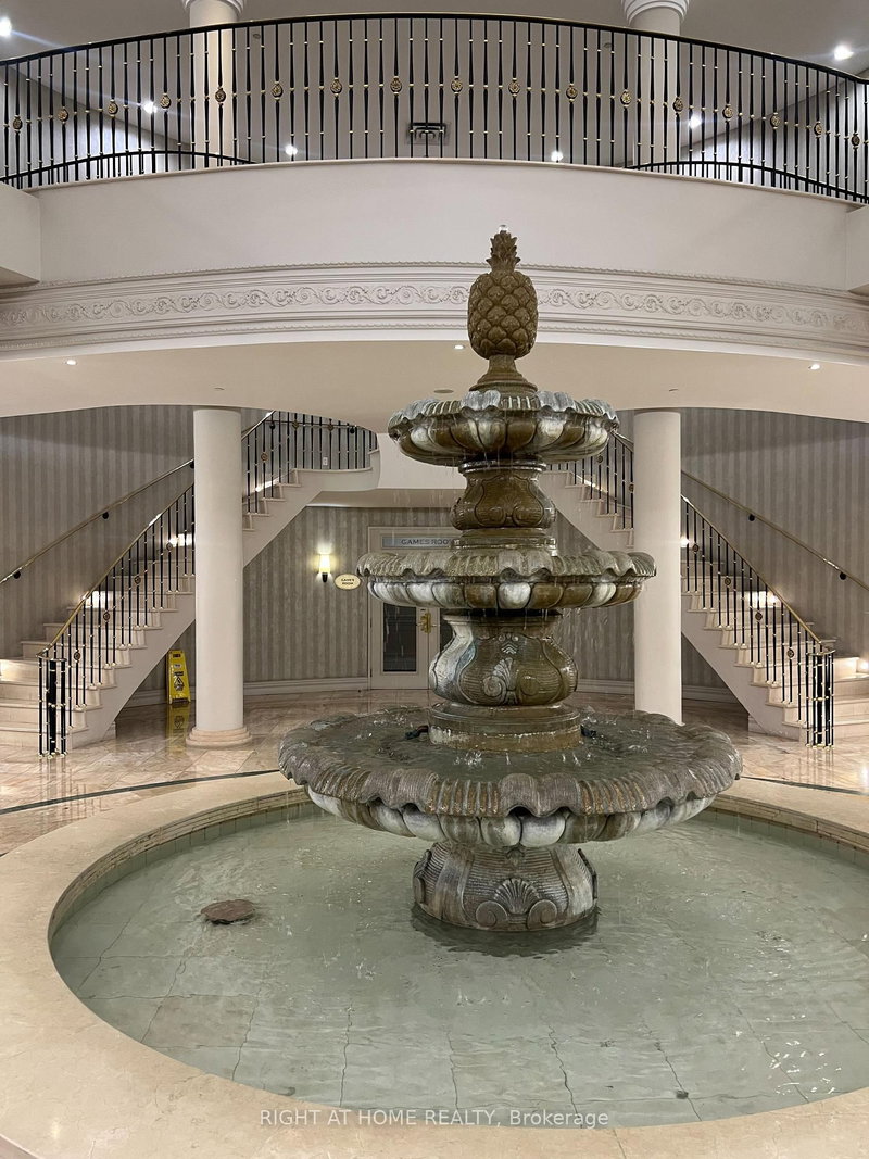 home for lease on 919-25 Kingsbridge Garden Circle