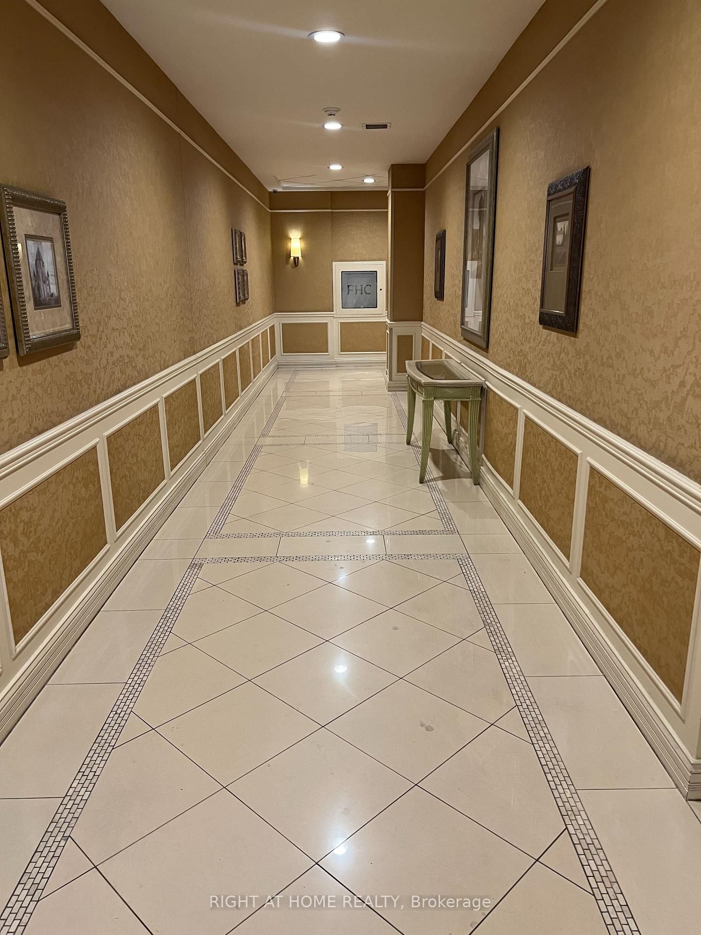 25 Kingsbridge Garden Circle, Unit 919 - Photo 3