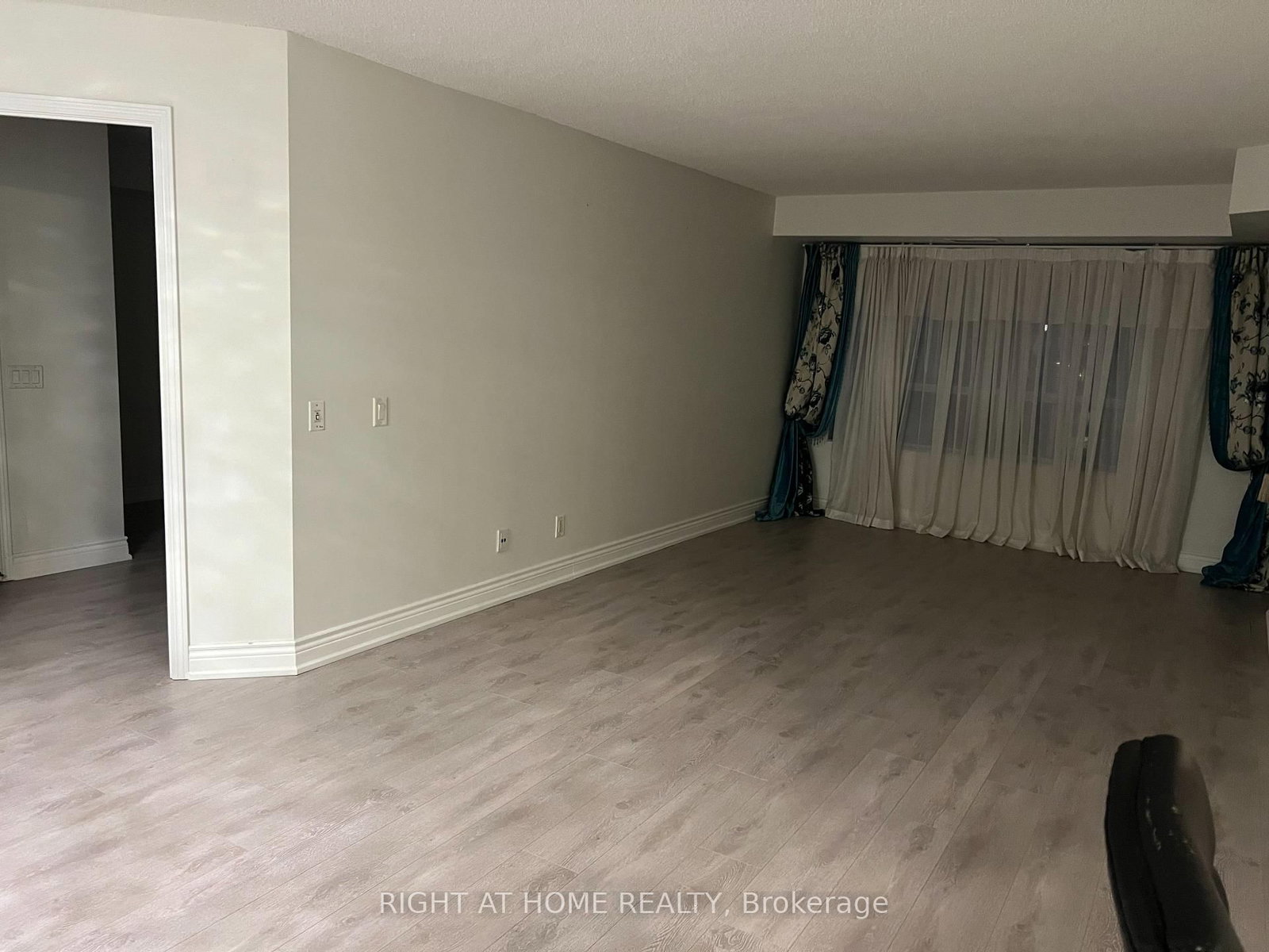 25 Kingsbridge Garden Circle, Unit 919 - Photo 5