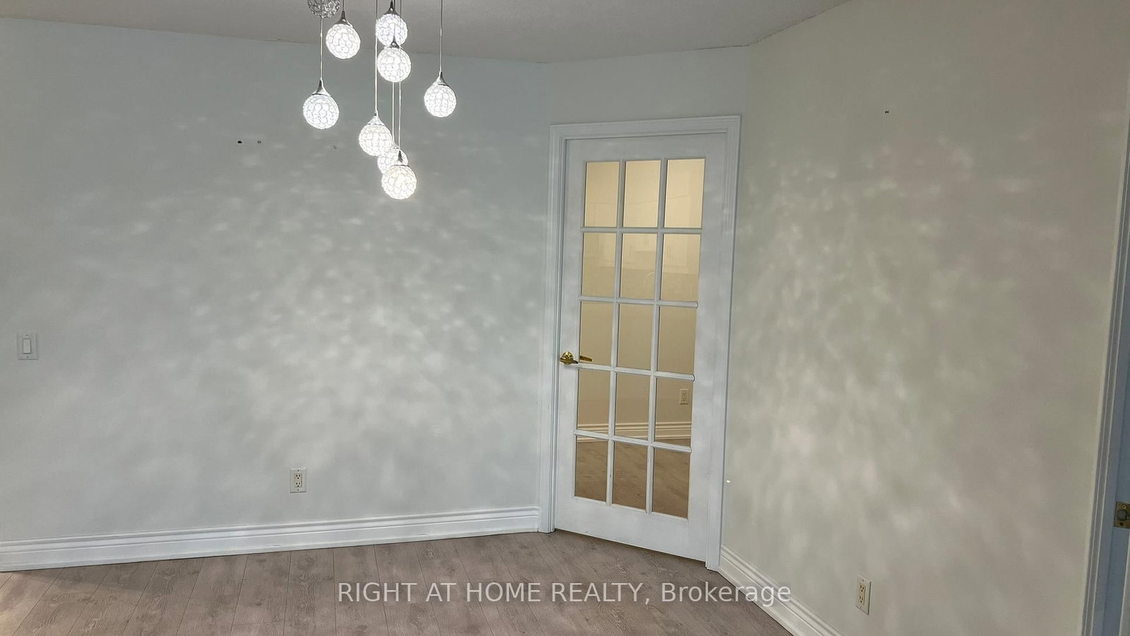 25 Kingsbridge Garden Circle, Unit 919 - Photo 9