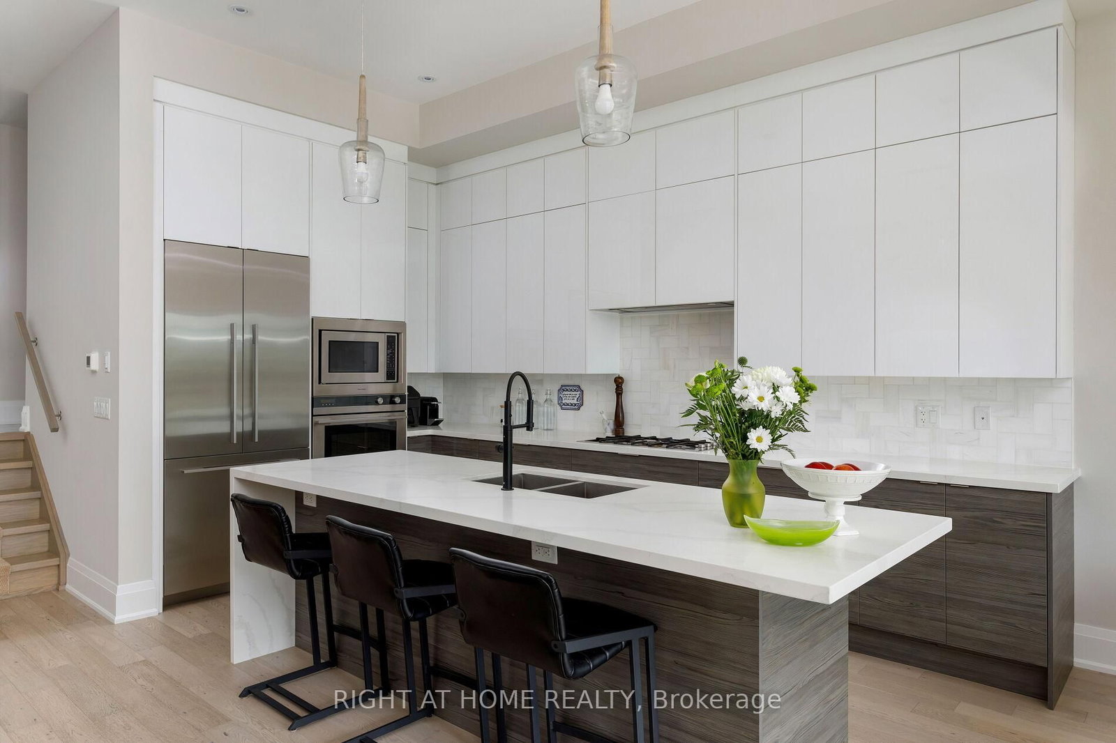 Detached House for sale at 175 Hay Avenue, Toronto, Ontario, M8Z 1G3 - Mimico - MLS: W13002792