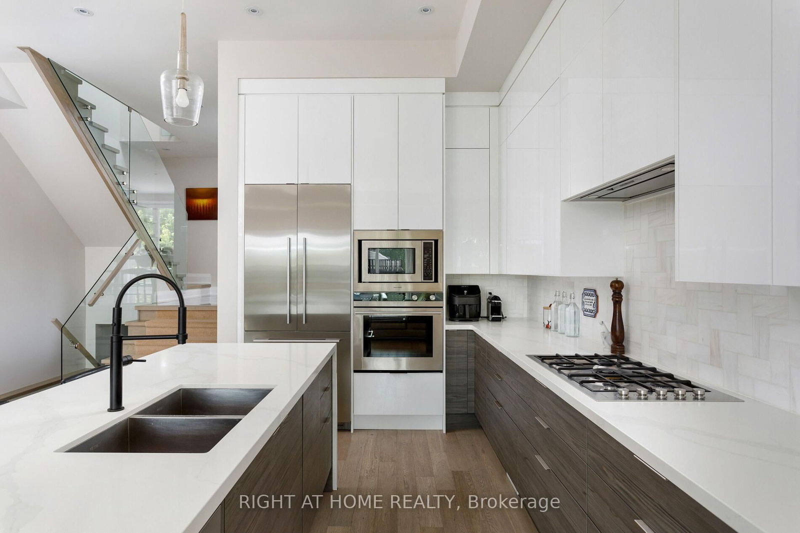 Detached House for sale at 175 Hay Avenue, Toronto, Ontario, M8Z 1G3 - Mimico - MLS: W13002792