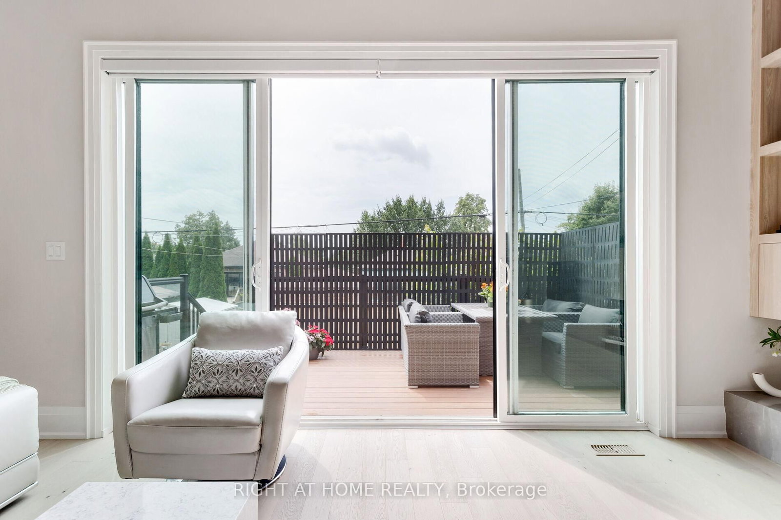 Detached House for sale at 175 Hay Avenue, Toronto, Ontario, M8Z 1G3 - Mimico - MLS: W13002792