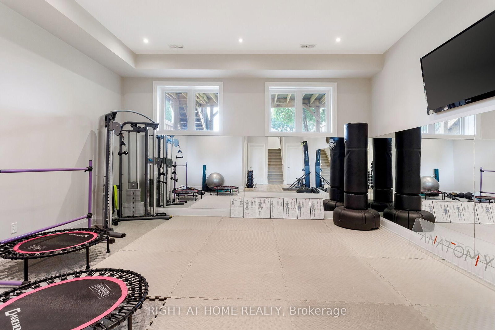 Detached House for sale at 175 Hay Avenue, Toronto, Ontario, M8Z 1G3 - Mimico - MLS: W13002792