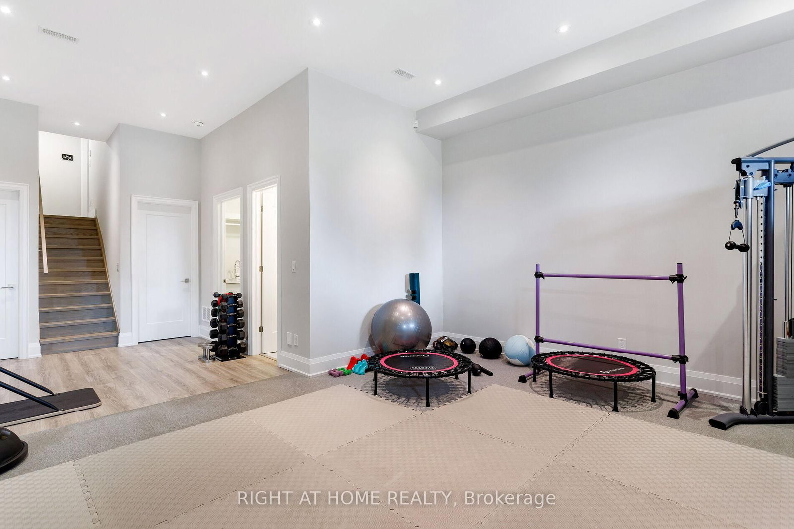 Detached House for sale at 175 Hay Avenue, Toronto, Ontario, M8Z 1G3 - Mimico - MLS: W13002792