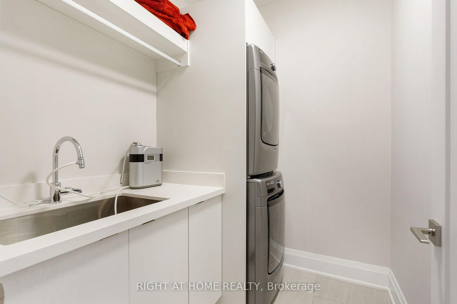 Detached House for sale at 175 Hay Avenue, Toronto, Ontario, M8Z 1G3 - Mimico - MLS: W13002792