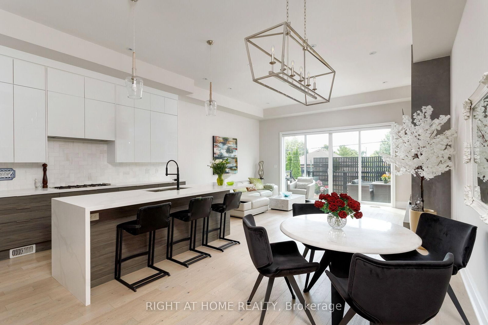 Detached House for sale at 175 Hay Avenue, Toronto, Ontario, M8Z 1G3 - Mimico - MLS: W13002792