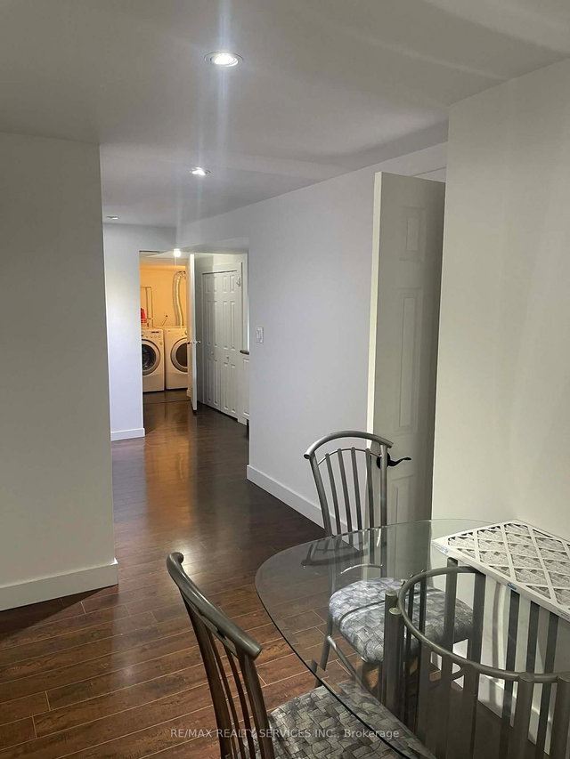 920 Ledbury Crescent