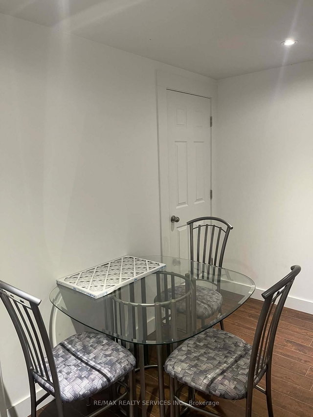 920 Ledbury Crescent