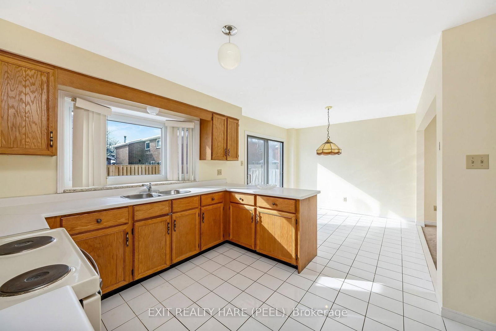 Detached House for sale at 47 Stillwater Crescent, Brampton, Ontario, L6X 3L2 - Brampton West - MLS: W13003184