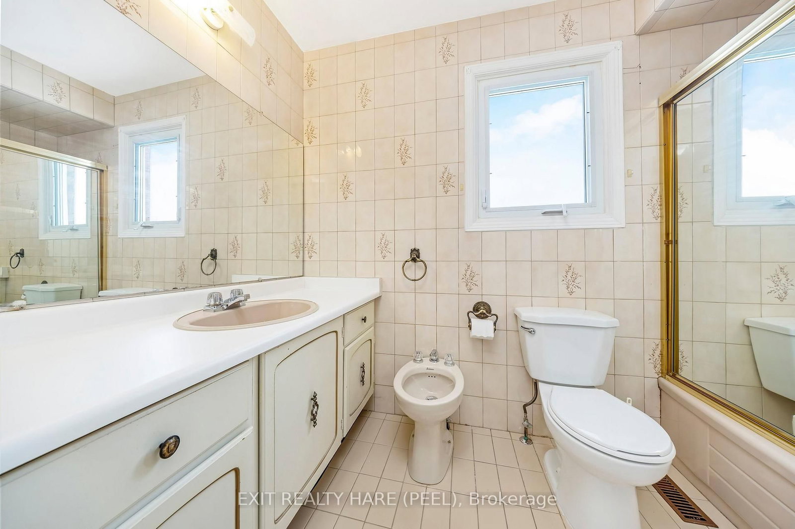 Detached House for sale at 47 Stillwater Crescent, Brampton, Ontario, L6X 3L2 - Brampton West - MLS: W13003184