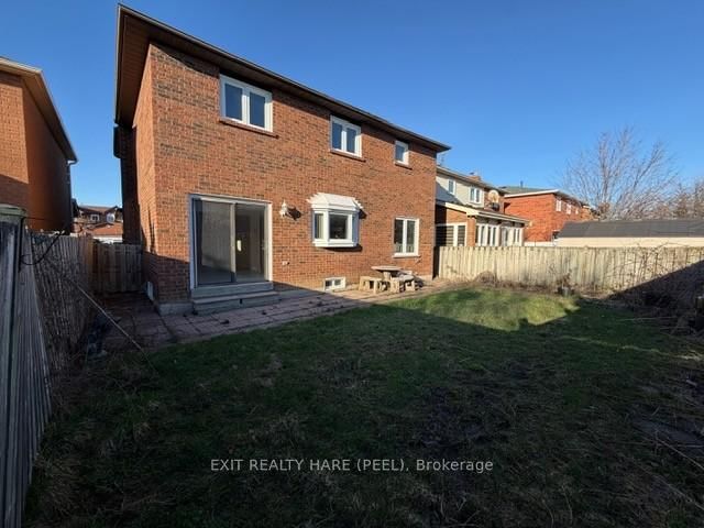 Detached House for sale at 47 Stillwater Crescent, Brampton, Ontario, L6X 3L2 - Brampton West - MLS: W13003184