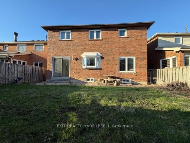 Detached House for sale at 47 Stillwater Crescent, Brampton, Ontario, L6X 3L2 - Brampton West - MLS: W13003184