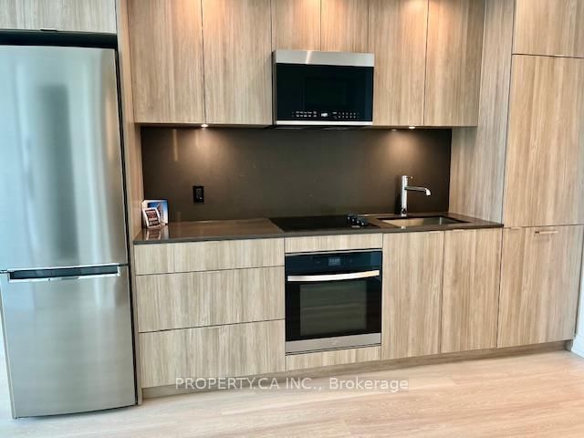 2201 - 60 Central Park Roadway Road