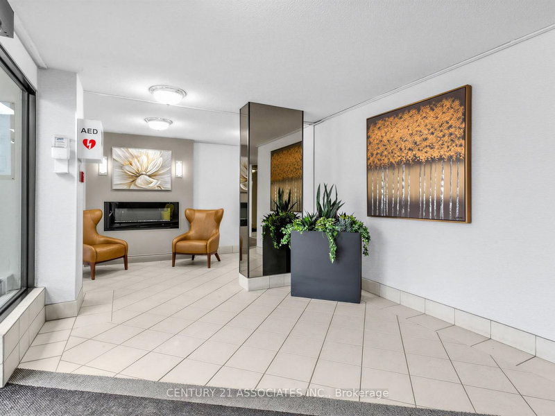 1604 - 18 Knightsbridge Rd, Brampton, L6T 3X5 | Image 3