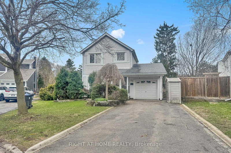 22 Blueridge Sq, Brampton, L6Z 1A1 | Image 2