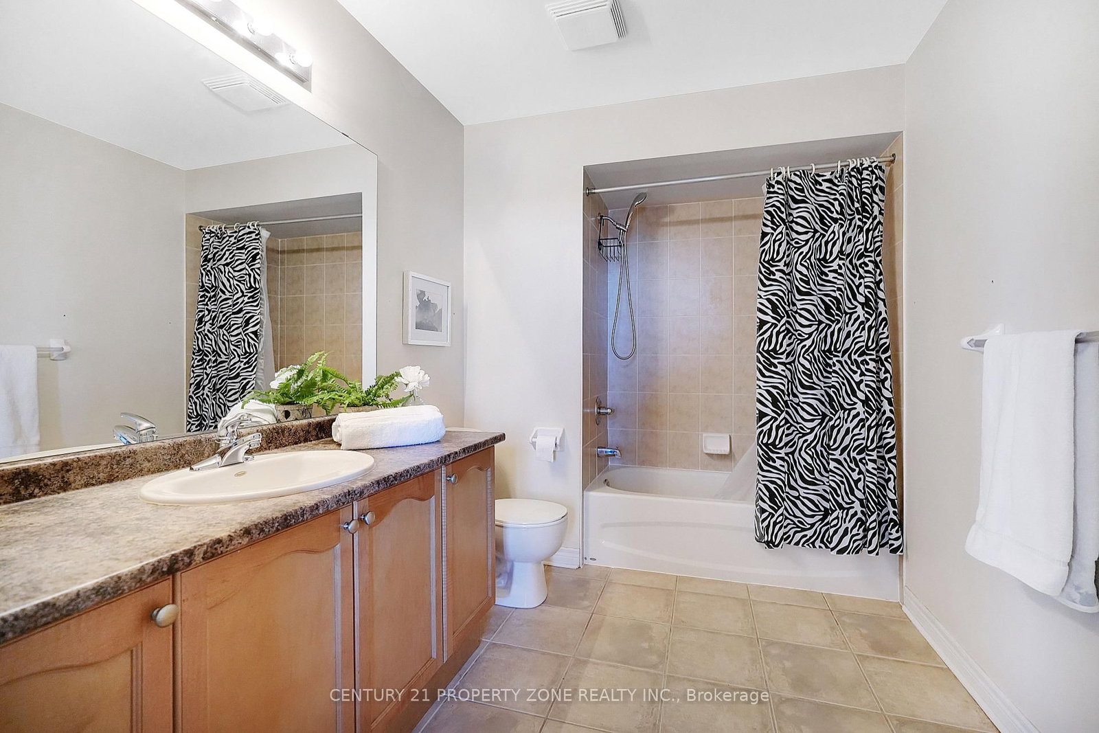 Detached House for sale at 43 Alice Springs Crescent, Brampton, Ontario, L6X 0R7 - Credit Valley - MLS: W13003462