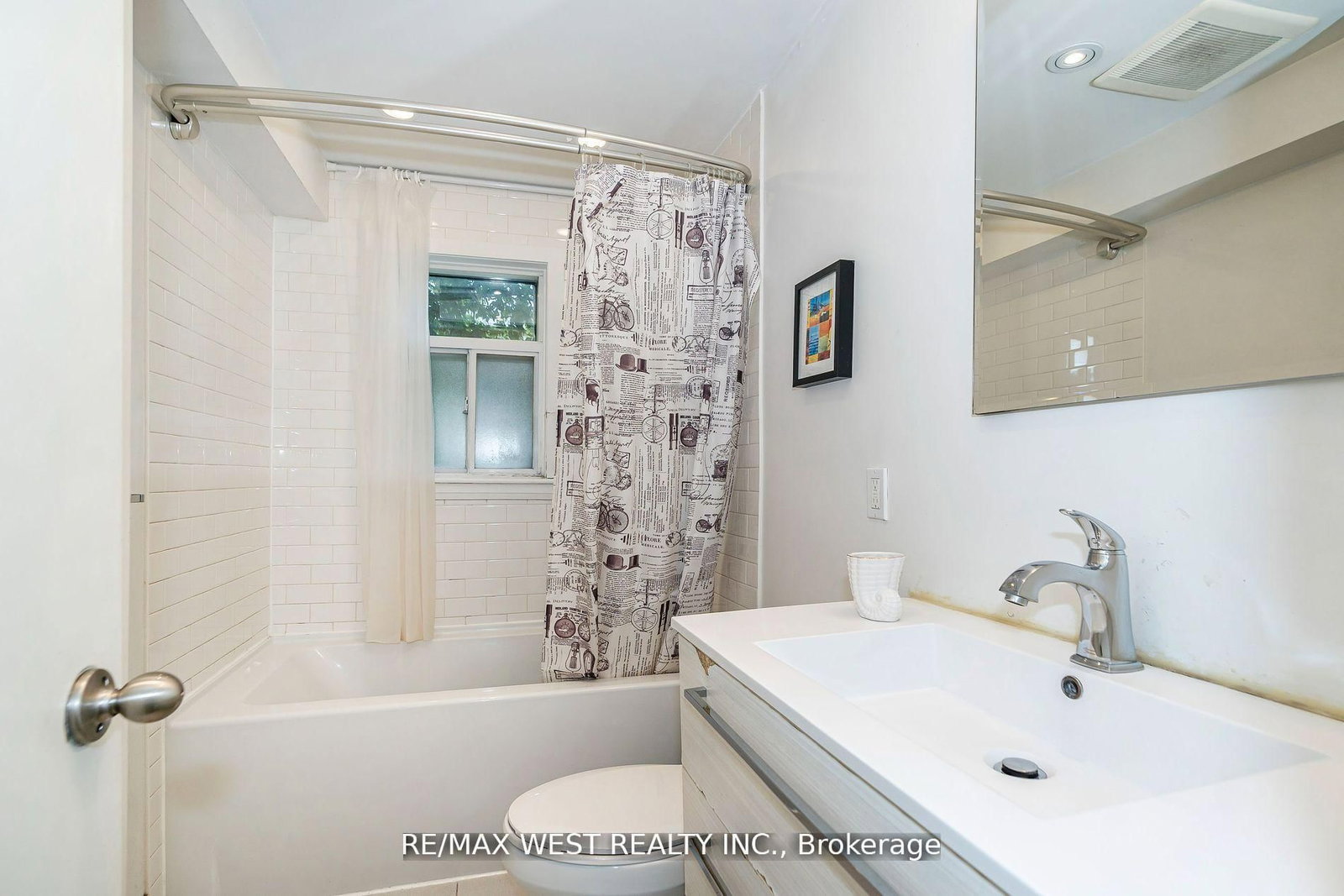 34 Penhurst Avenue, Unit Main Floor - Photo 16