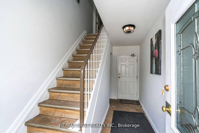 Main Floor - 34 Penhurst Avenue