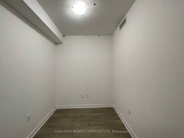 1903 - 4675 Metcalfe Avenue