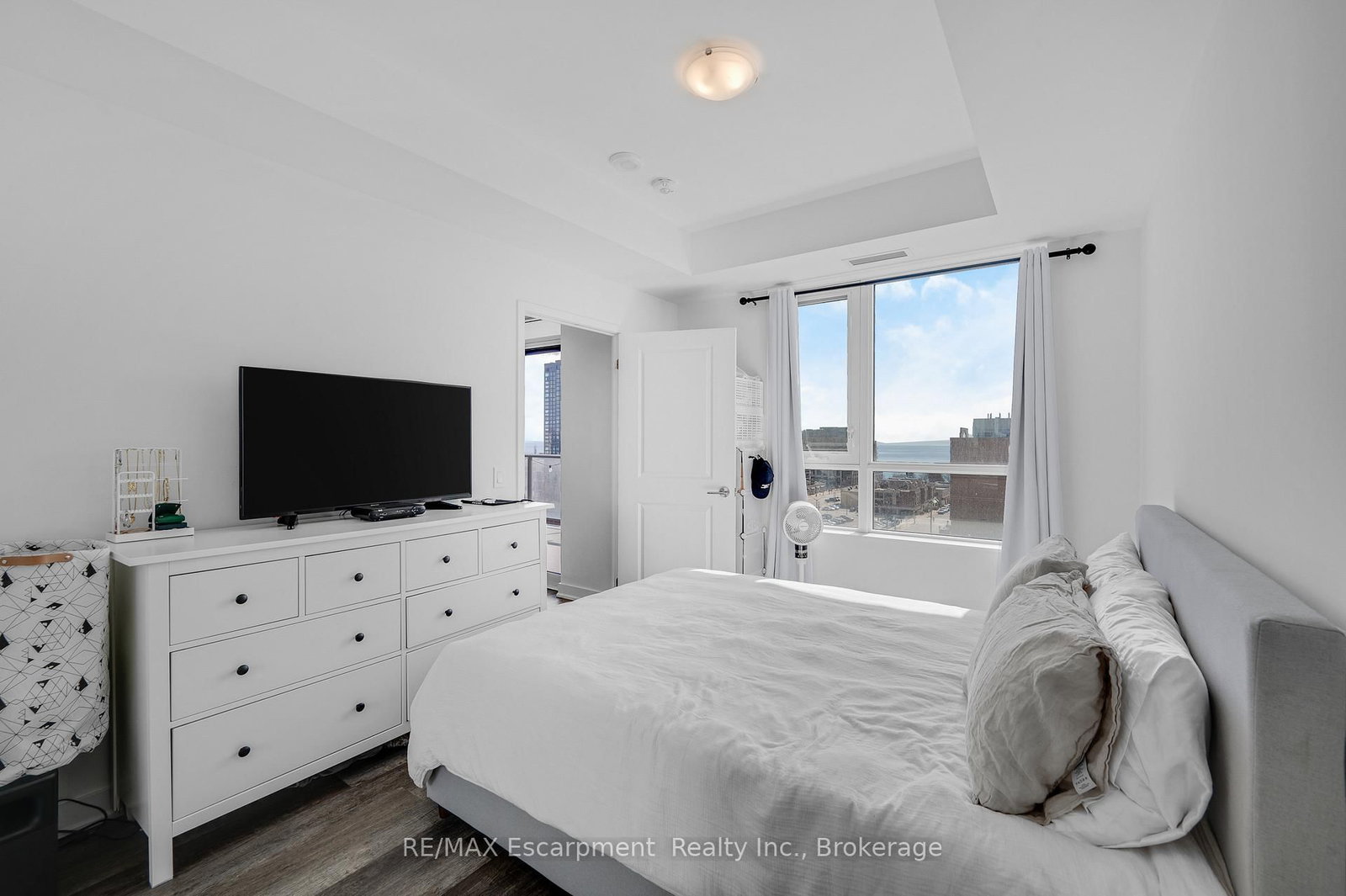 2007 James Street, Unit 704 - Photo 14
