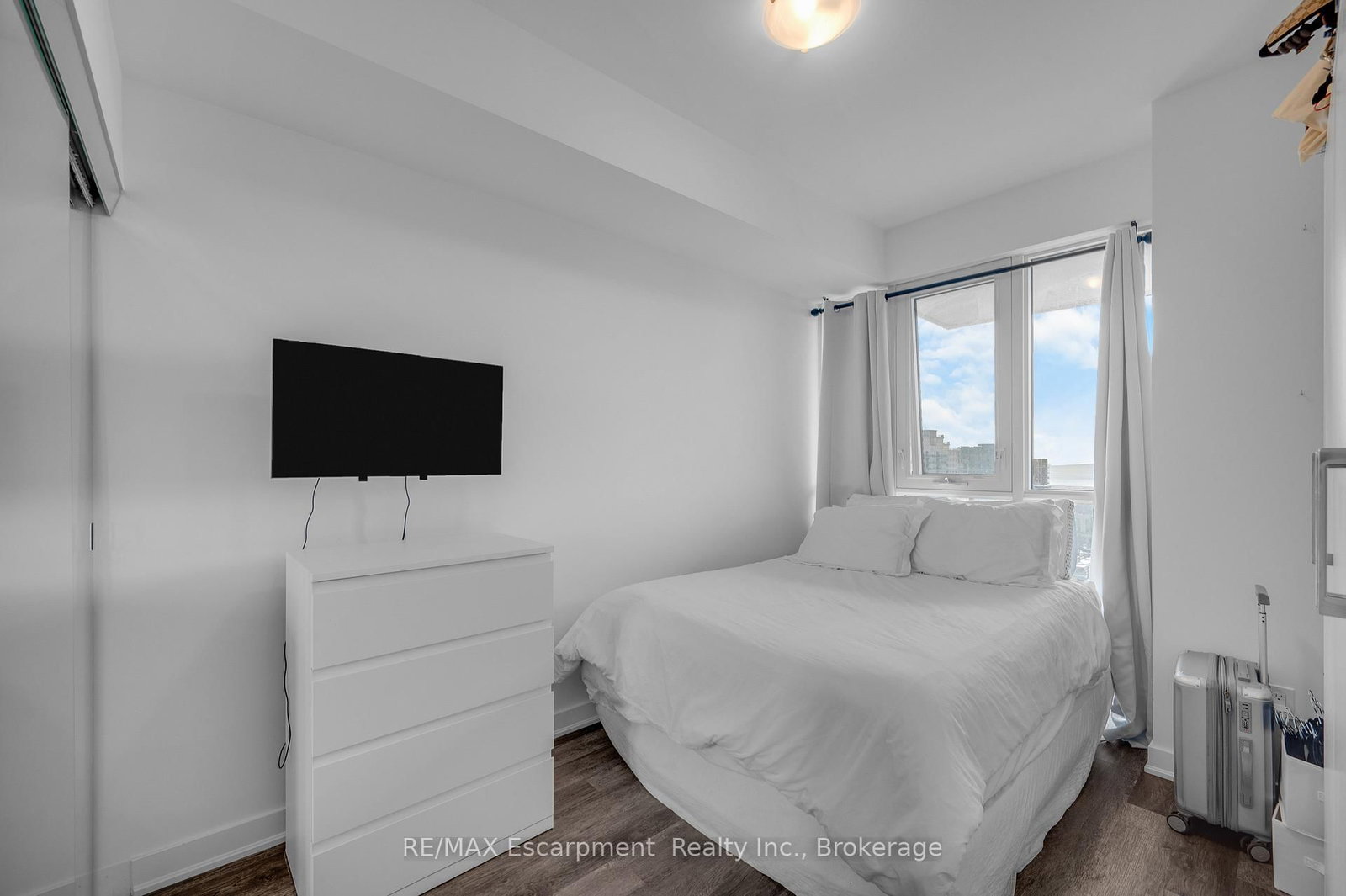 2007 James Street, Unit 704 - Photo 16