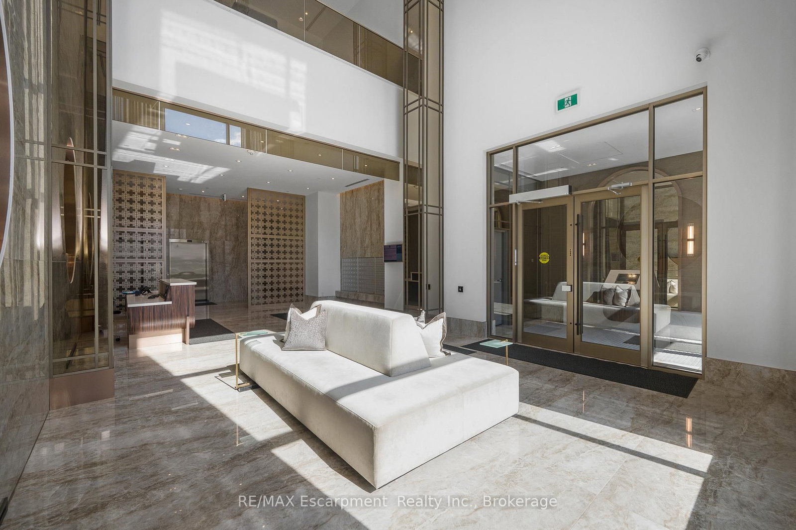 2007 James Street, Unit 704 - Photo 3