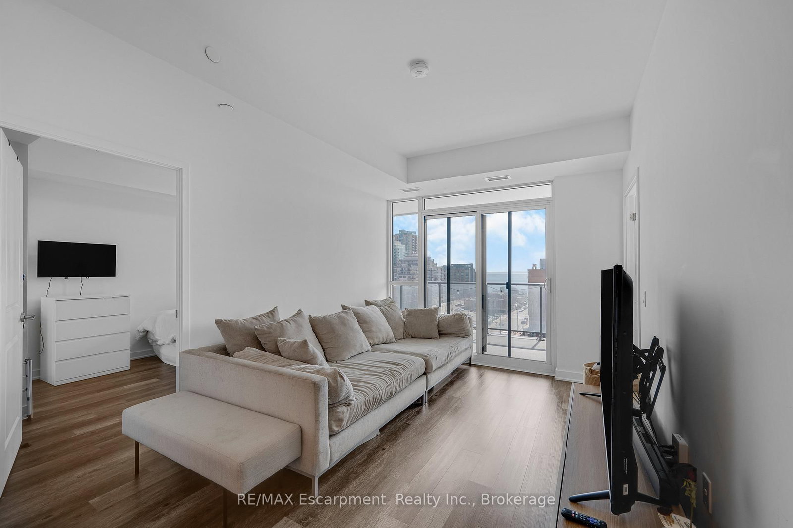 2007 James Street, Unit 704 - Photo 8