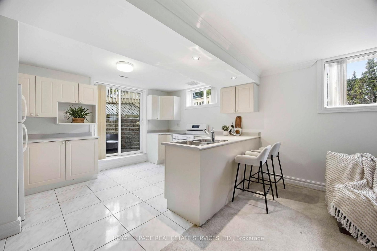 100 Rathburn Road - Photo 31