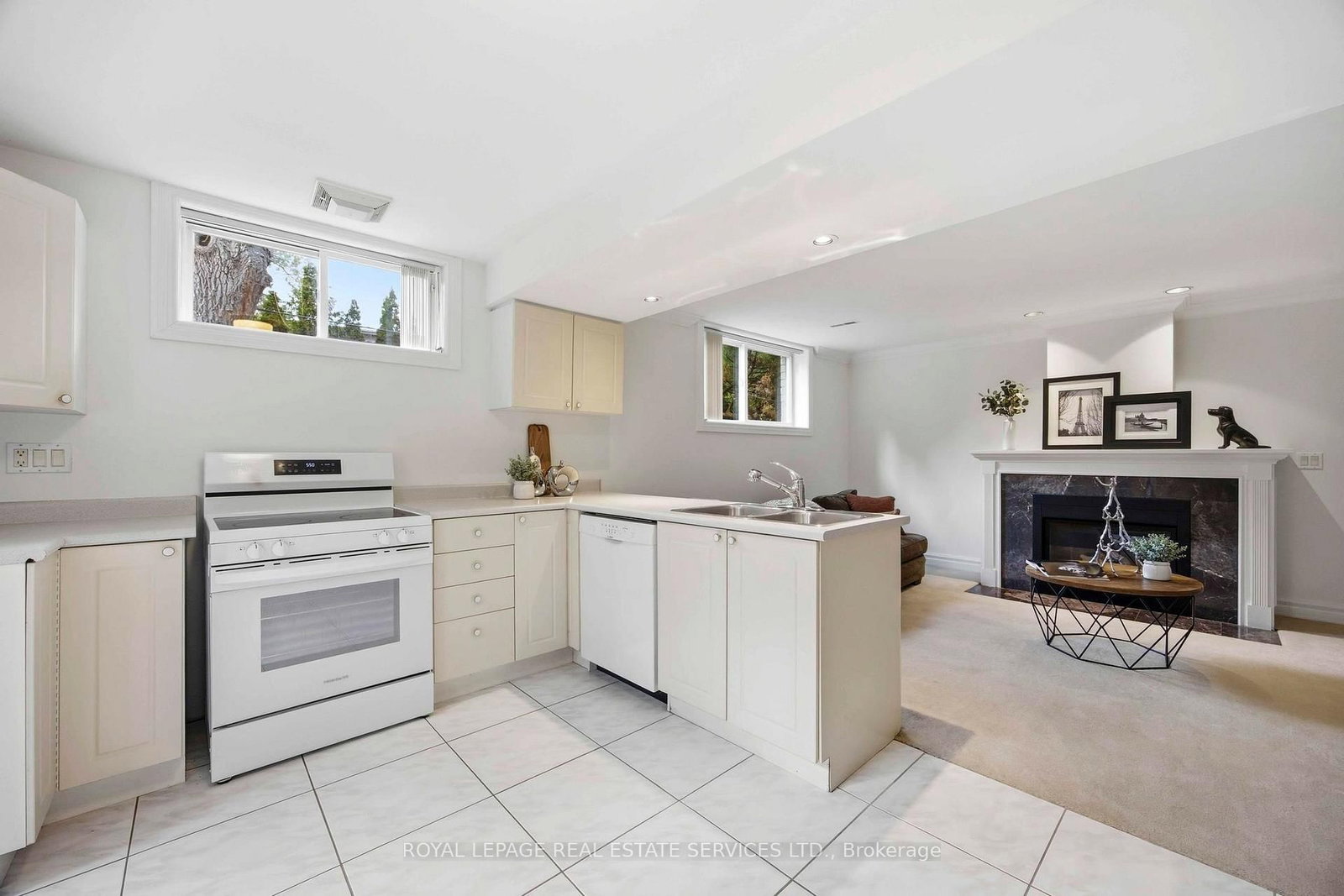 100 Rathburn Road - Photo 32