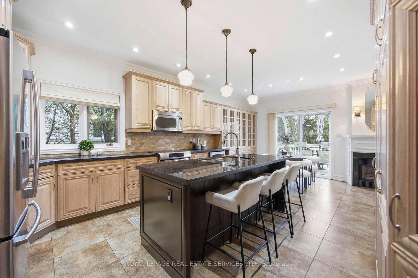 100 Rathburn Road - Photo 9