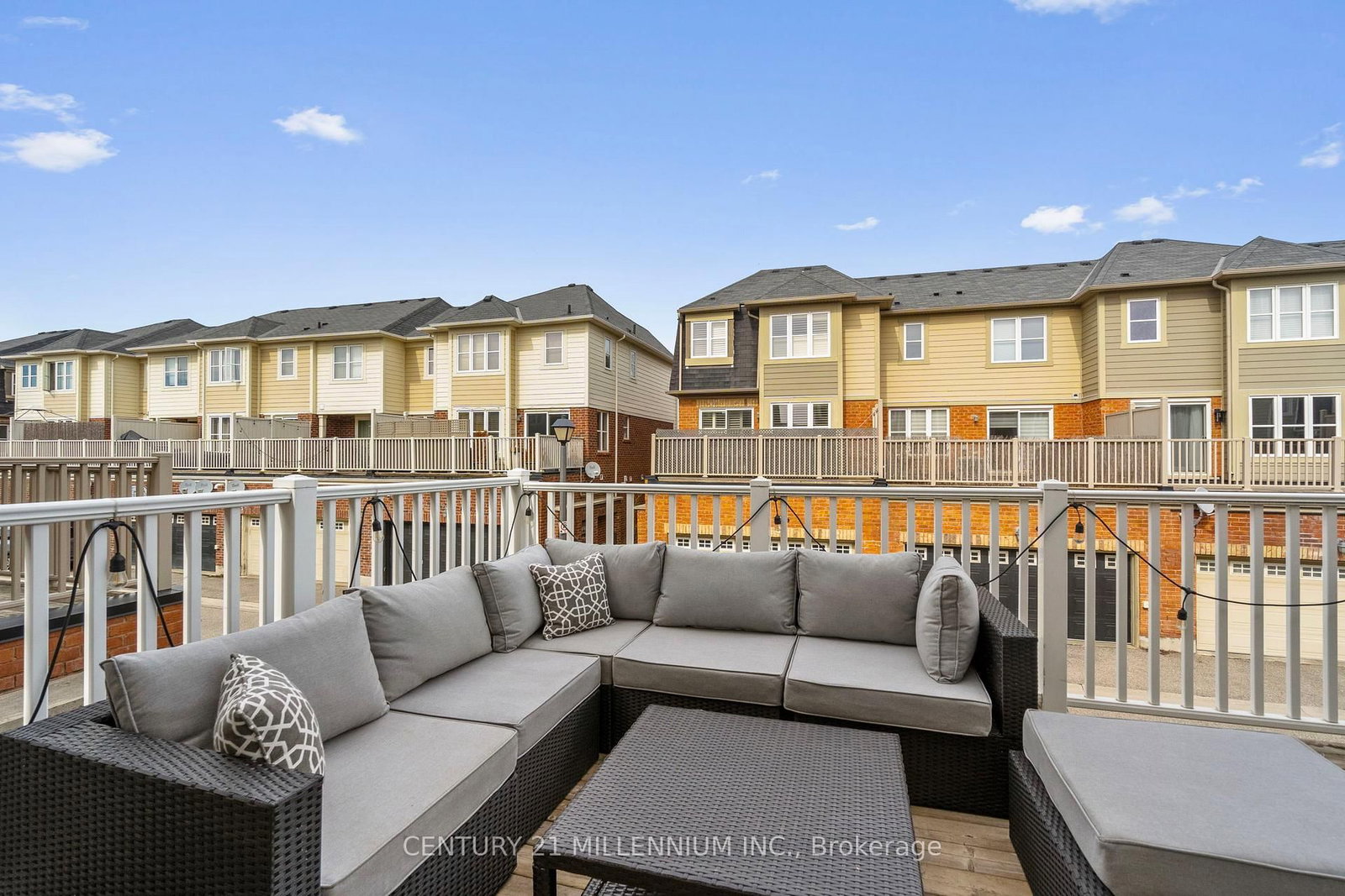 Townhouse for sale at 655 Cargill Path, Milton, Ontario, L9T 0G3 - Coates - MLS: W13003582