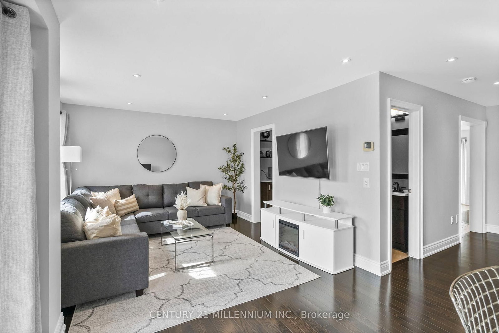 Townhouse for sale at 655 Cargill Path, Milton, Ontario, L9T 0G3 - Coates - MLS: W13003582