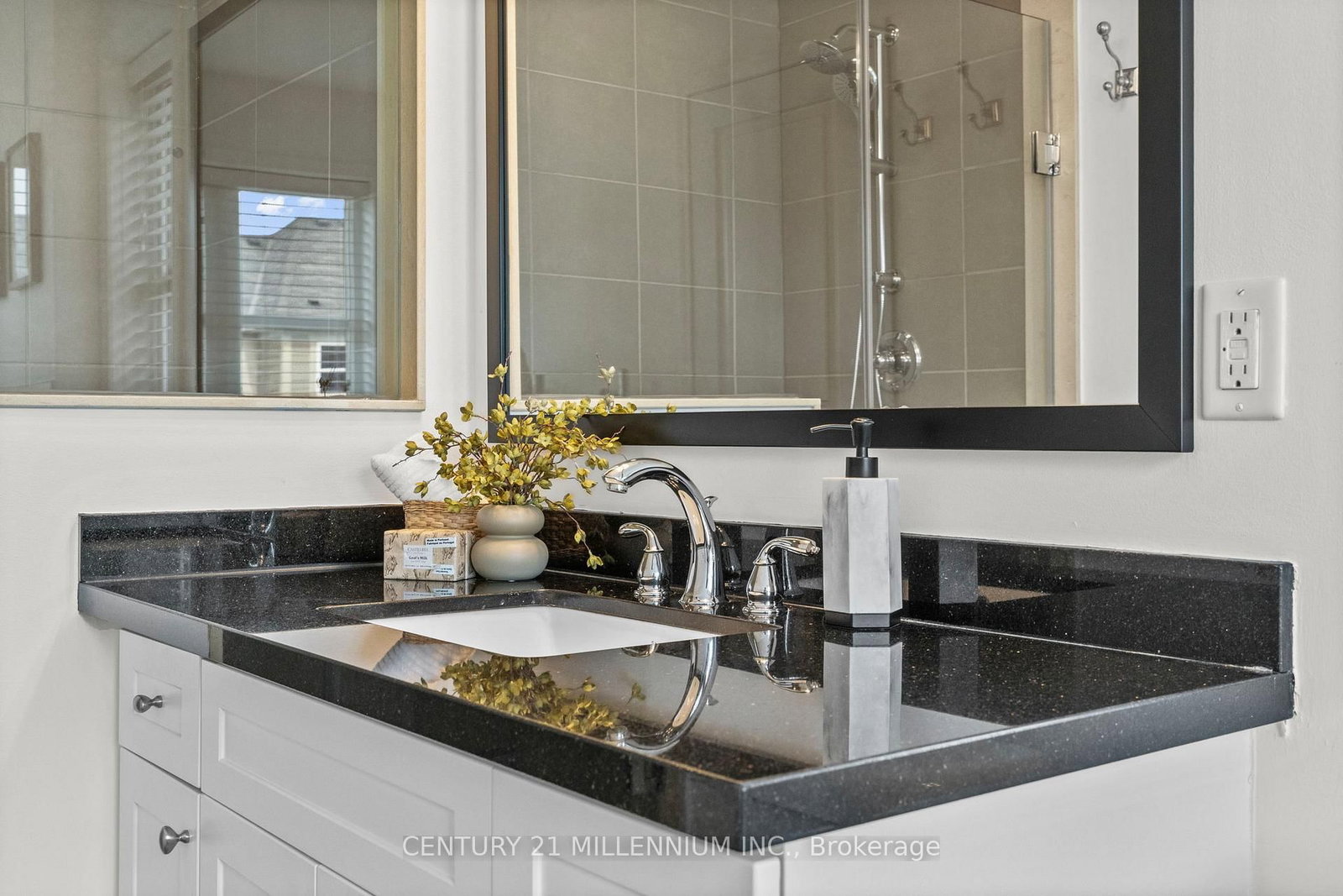 Townhouse for sale at 655 Cargill Path, Milton, Ontario, L9T 0G3 - Coates - MLS: W13003582