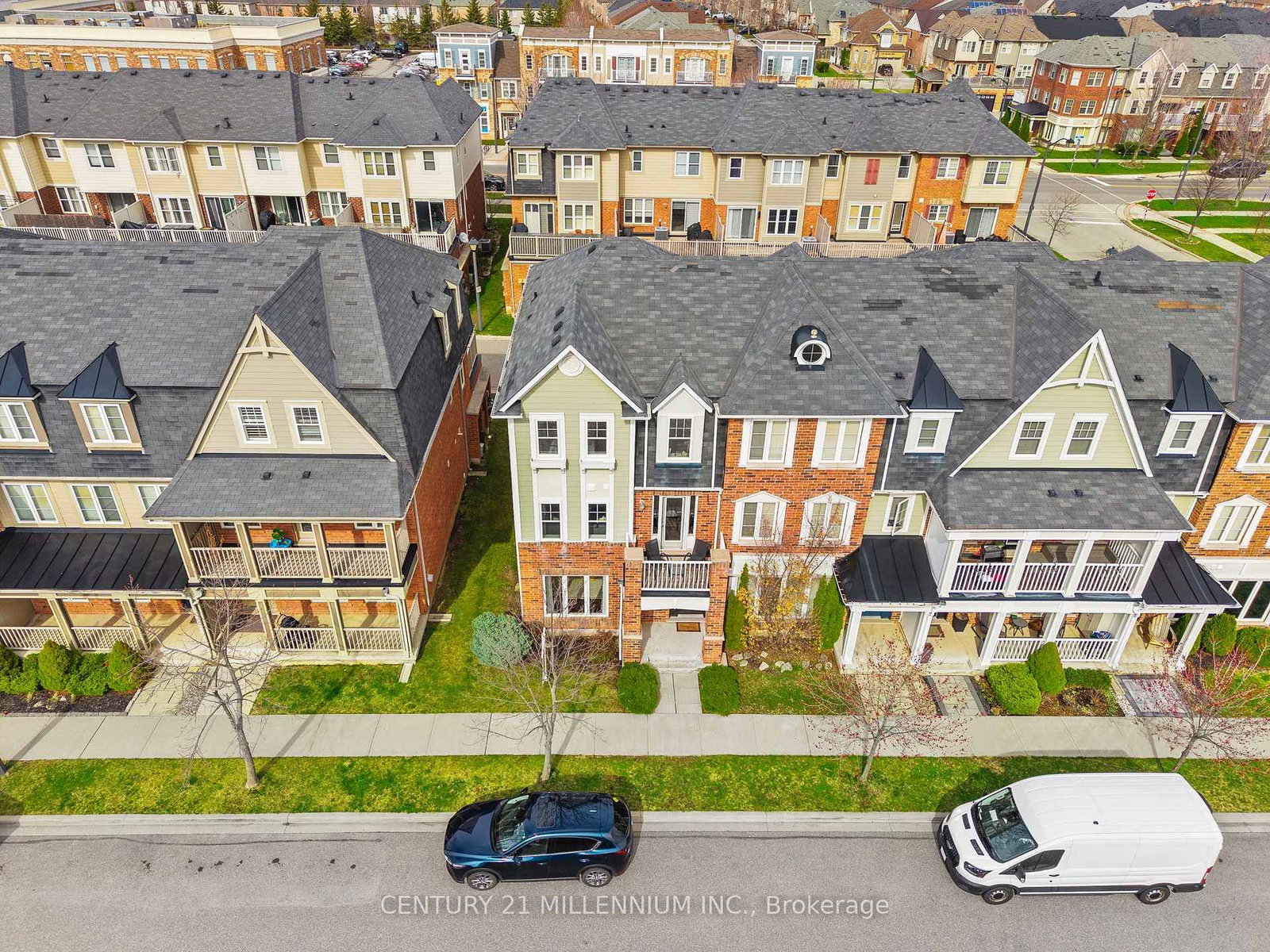 Townhouse for sale at 655 Cargill Path, Milton, Ontario, L9T 0G3 - Coates - MLS: W13003582