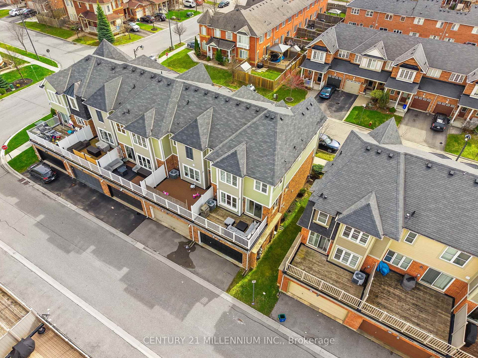 Townhouse for sale at 655 Cargill Path, Milton, Ontario, L9T 0G3 - Coates - MLS: W13003582