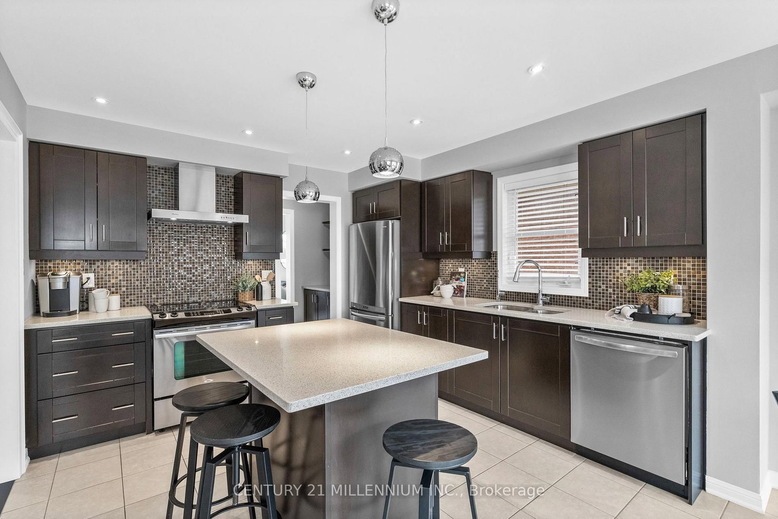 Townhouse for sale at 655 Cargill Path, Milton, Ontario, L9T 0G3 - Coates - MLS: W13003582