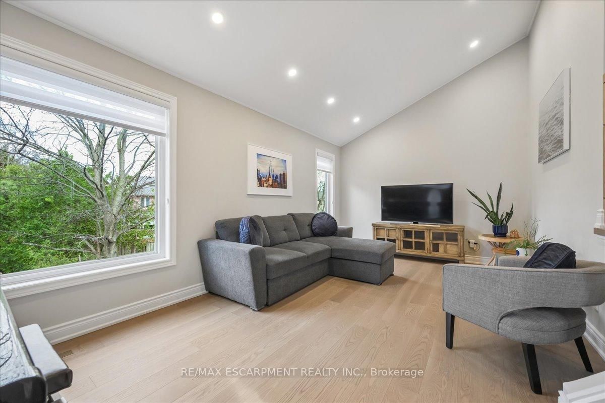 Detached House for sale at 163 Romain Crescent, Oakville, Ontario, L6H 5A7 - College Park - MLS: W13003754