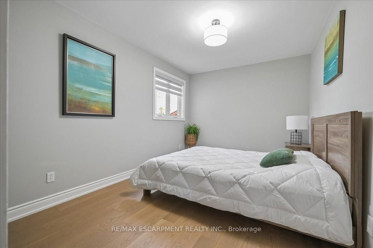 Detached House for sale at 163 Romain Crescent, Oakville, Ontario, L6H 5A7 - College Park - MLS: W13003754