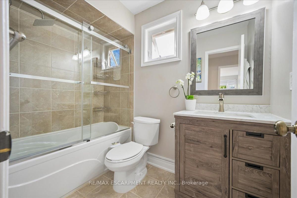 Detached House for sale at 163 Romain Crescent, Oakville, Ontario, L6H 5A7 - College Park - MLS: W13003754