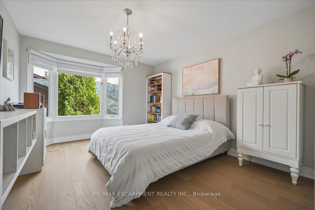 Detached House for sale at 163 Romain Crescent, Oakville, Ontario, L6H 5A7 - College Park - MLS: W13003754