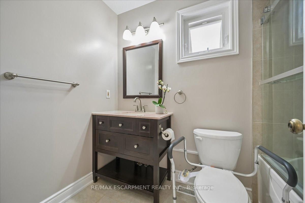 Detached House for sale at 163 Romain Crescent, Oakville, Ontario, L6H 5A7 - College Park - MLS: W13003754