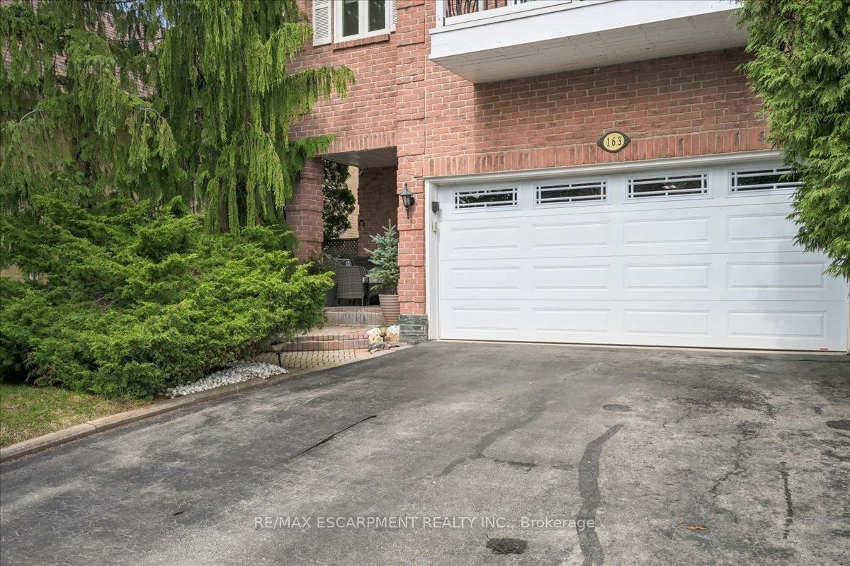 Detached House for sale at 163 Romain Crescent, Oakville, Ontario, L6H 5A7 - College Park - MLS: W13003754