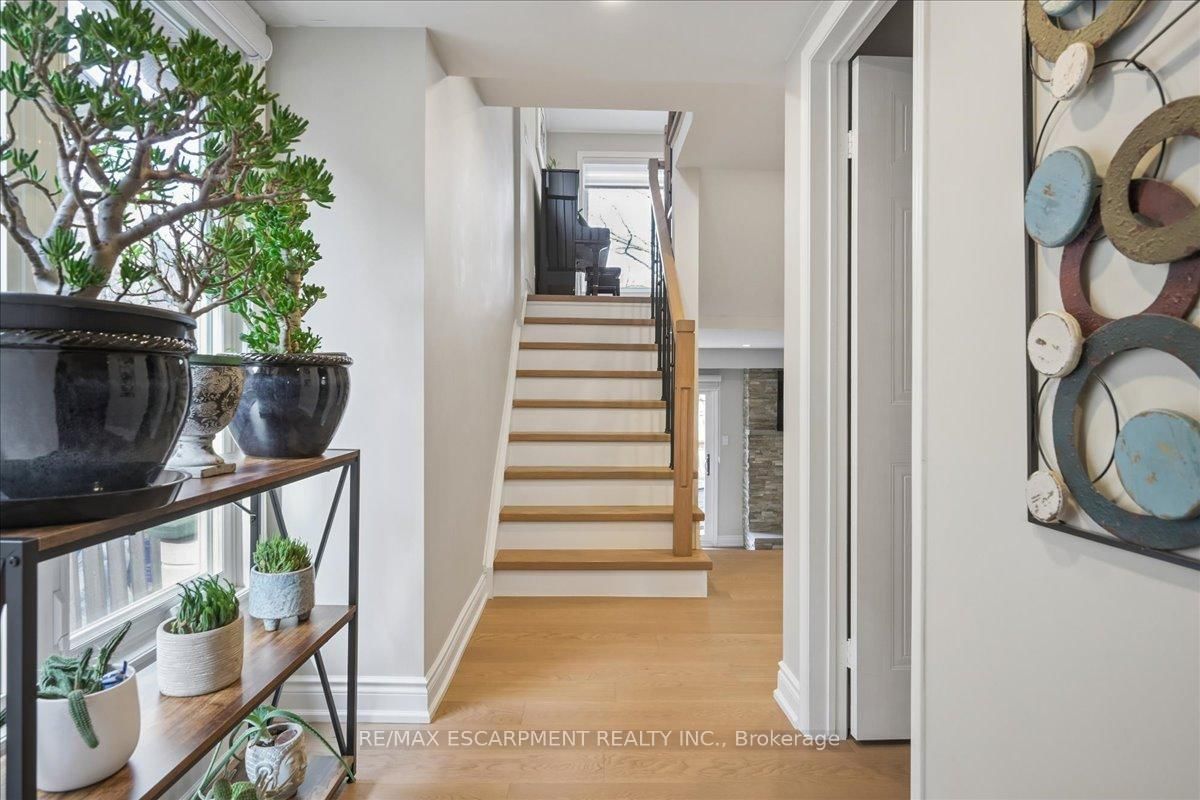 Detached House for sale at 163 Romain Crescent, Oakville, Ontario, L6H 5A7 - College Park - MLS: W13003754