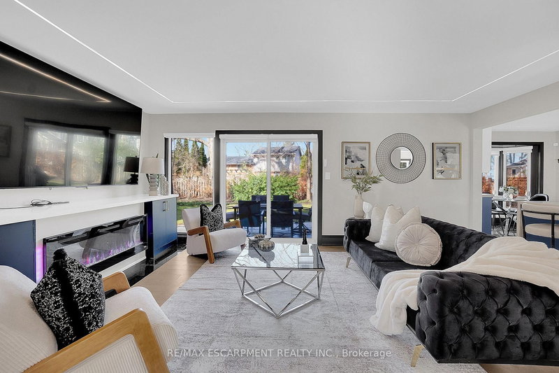 1915 Delaney Dr, Mississauga, L5J 3L1 | Image 3