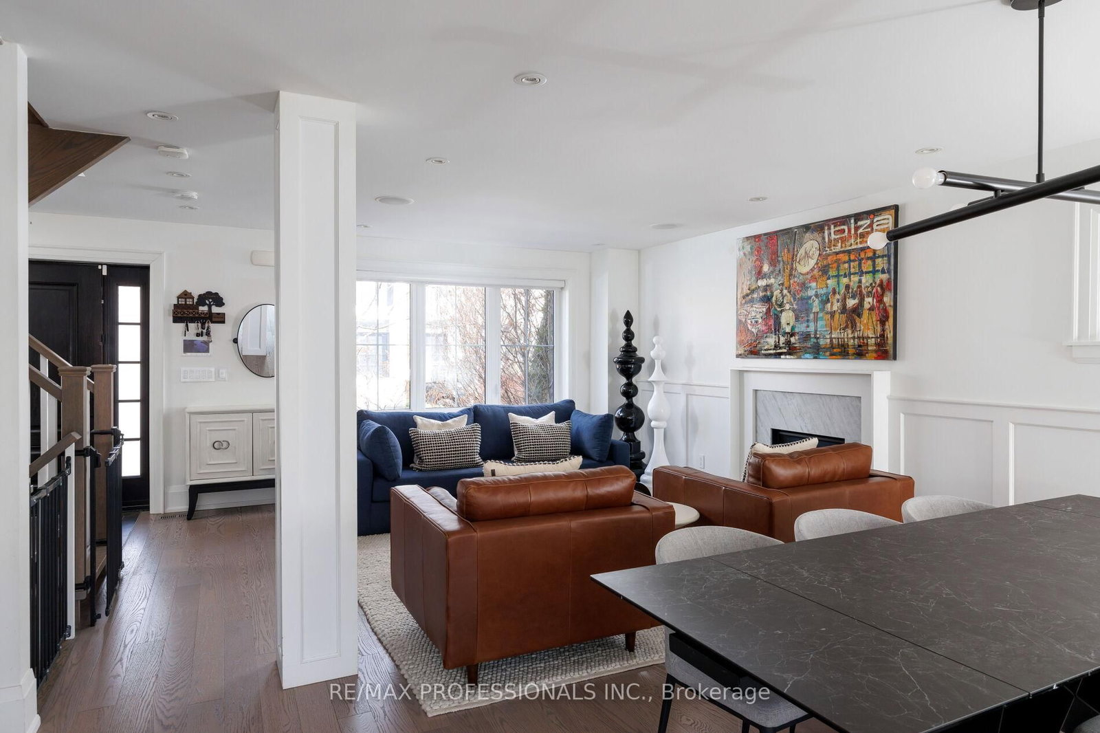 Detached House for sale at 9 Bernice Avenue, Toronto, Ontario, M8Y 1Z5 - Stonegate-Queensway - MLS: W13003874