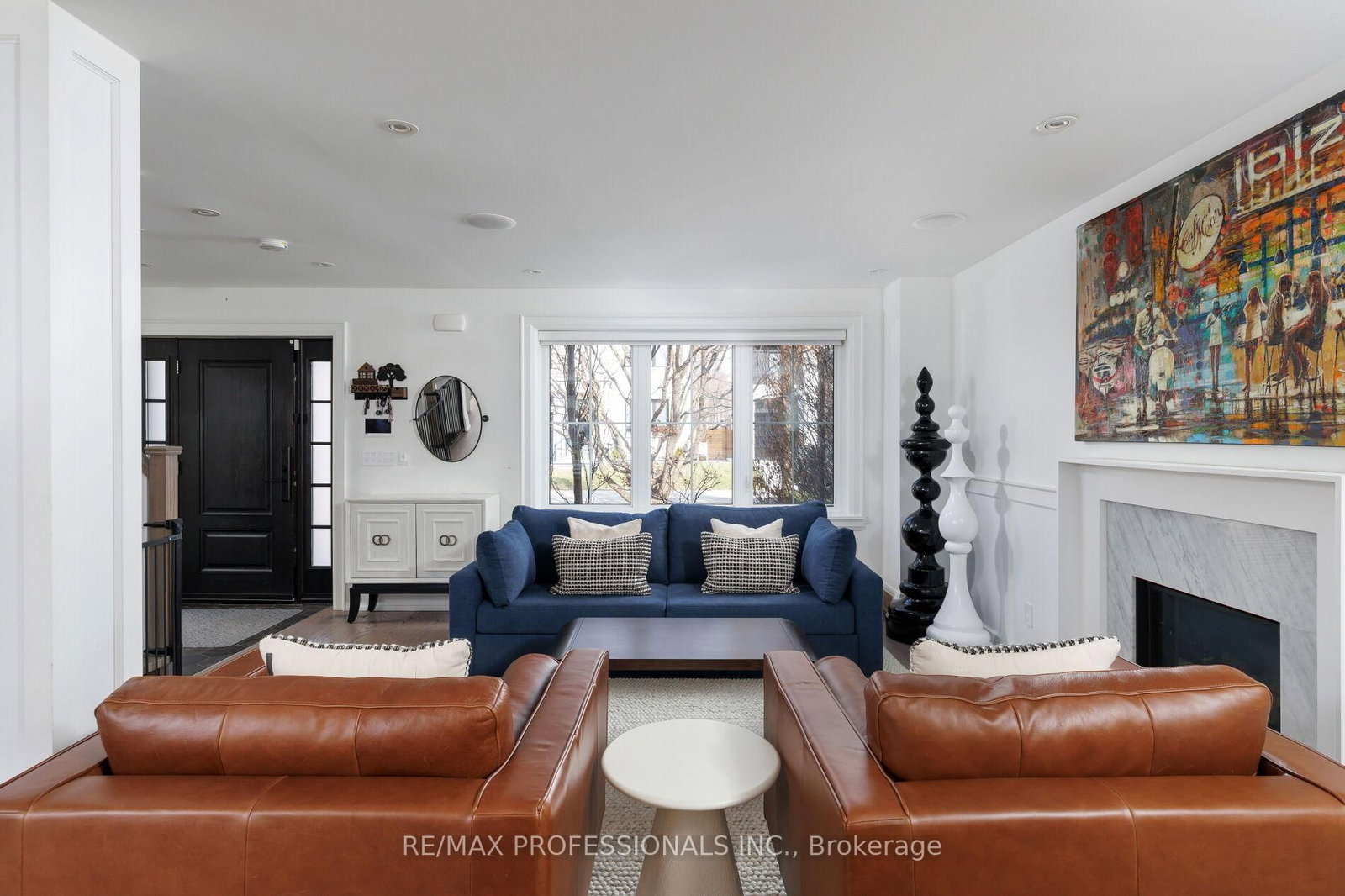 Detached House for sale at 9 Bernice Avenue, Toronto, Ontario, M8Y 1Z5 - Stonegate-Queensway - MLS: W13003874